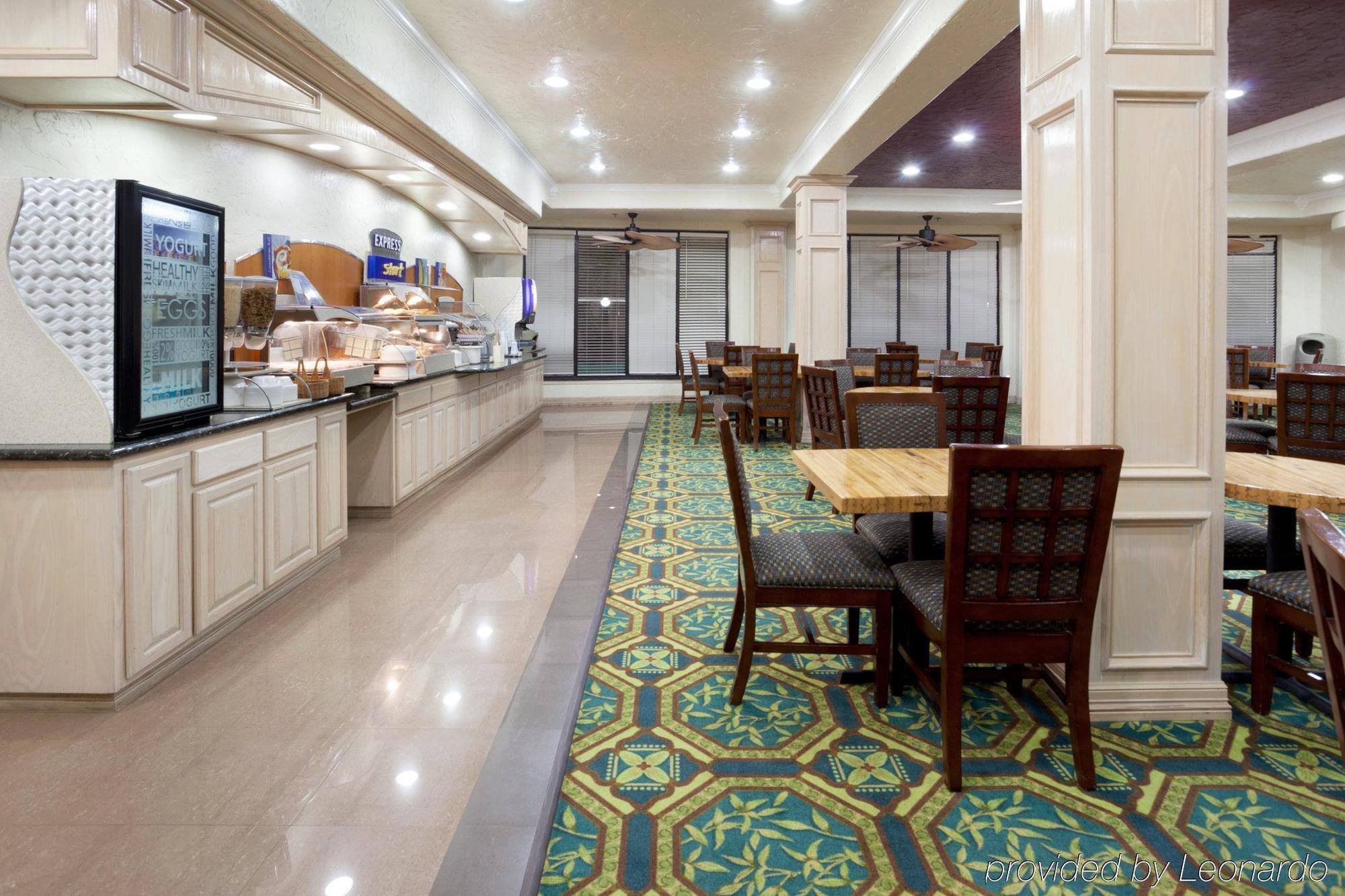 Holiday Inn Express Hotel And Suites South Padre Island, An Ihg Hotel Restaurant photo